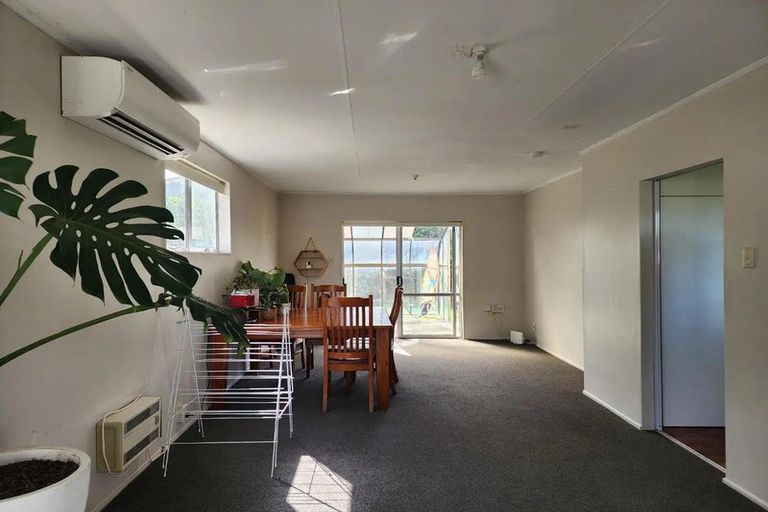 Photo of property in 12 Pitcairn Street, Oakura, 4314