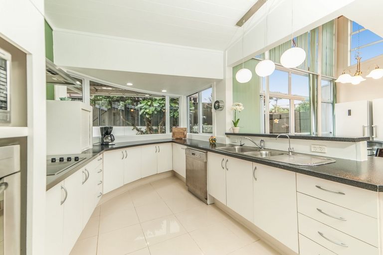 Photo of property in 30 Palomino Drive, Henderson, Auckland, 0612