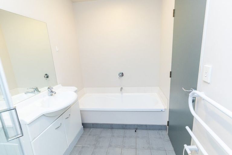 Photo of property in 152g Tasman Street, Mount Cook, Wellington, 6021