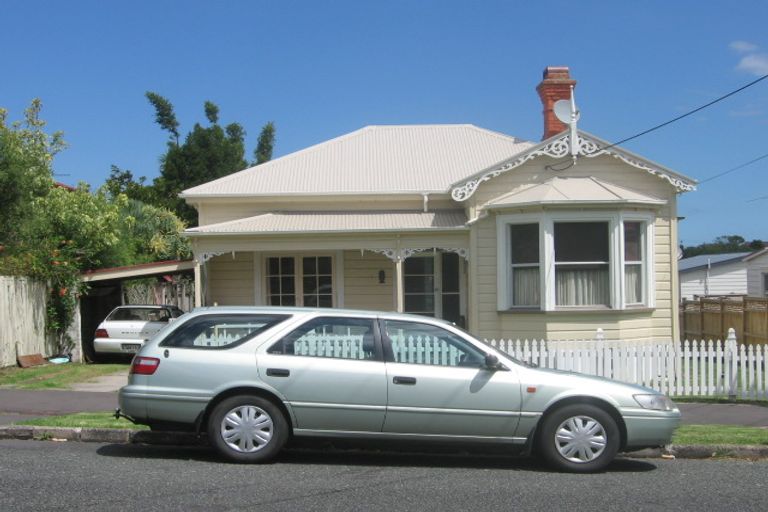 Photo of property in 11 Ewen Alison Avenue, Devonport, Auckland, 0624