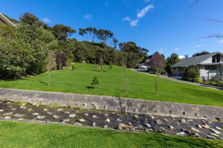 Photo of property in 19 Amelia Crescent, Waikawa, Picton, 7220