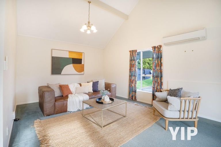 Photo of property in 4 Curacao Place, Grenada Village, Wellington, 6037