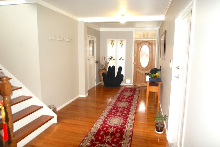 Photo of property in 18 Patts Avenue, Glendene, Auckland, 0602