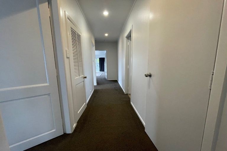 Photo of property in 43 Hallberry Road, Mangere East, Auckland, 2024