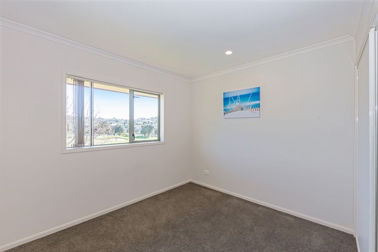 Photo of property in 33 Fingal Way, Gulf Harbour, Whangaparaoa, 0930