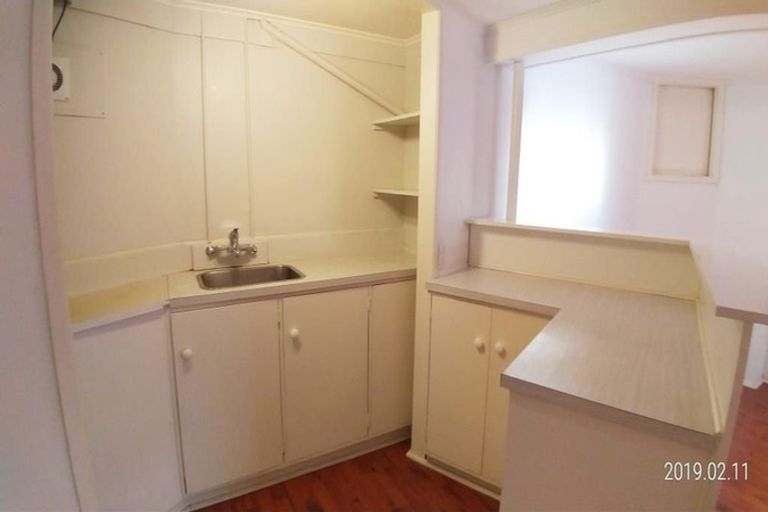 Photo of property in 1/12 Bond Crescent, Forrest Hill, Auckland, 0620