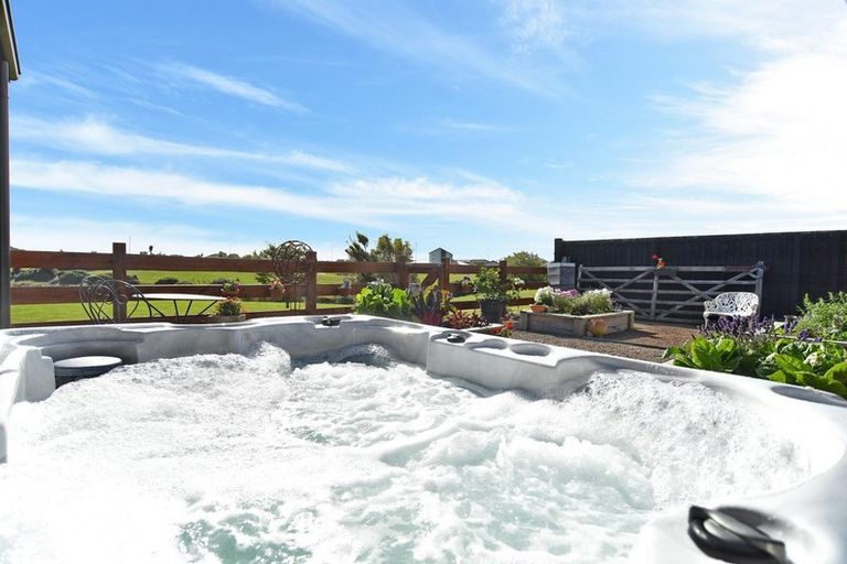 Photo of property in 35 Dow Square, Wigram, Christchurch, 8025