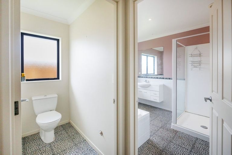 Photo of property in 186 Pacific Drive, Fitzherbert, Palmerston North, 4410