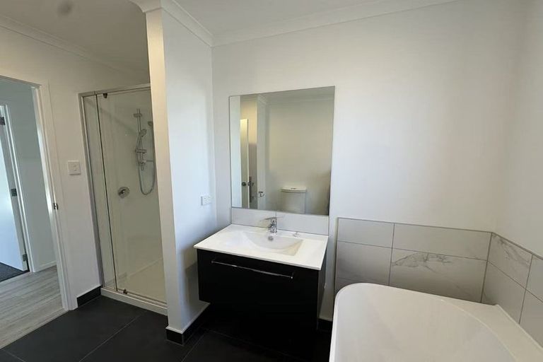 Photo of property in 10 Enchantment Lane, Karaka, 2113