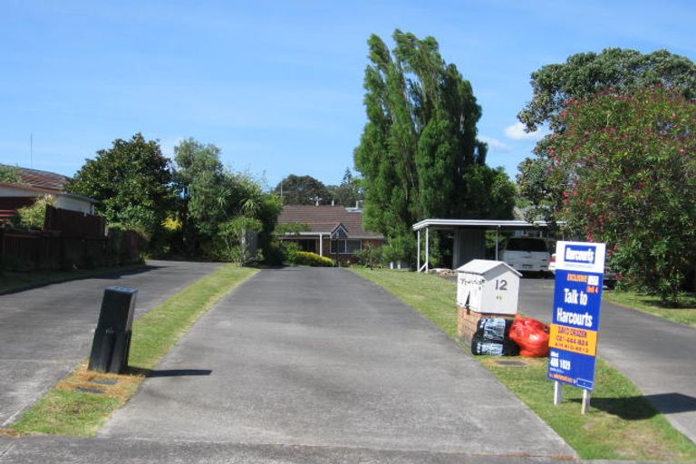 Photo of property in 2/12 Kapiti Place, Sunnynook, Auckland, 0620