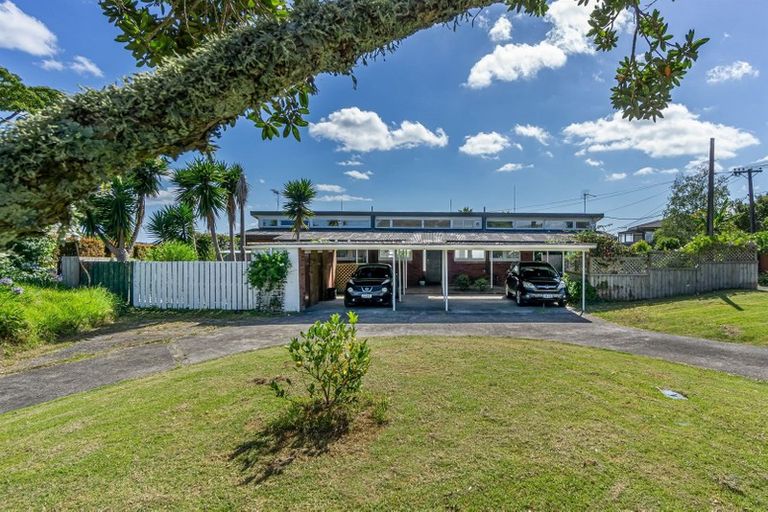 Photo of property in 2/289 Glenfield Road, Glenfield, Auckland, 0629