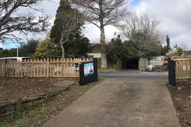 Photo of property in 7 Devonshire Road, Unsworth Heights, Auckland, 0632