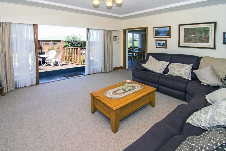 Photo of property in 1 Rata Place, Lansdowne, Masterton, 5810