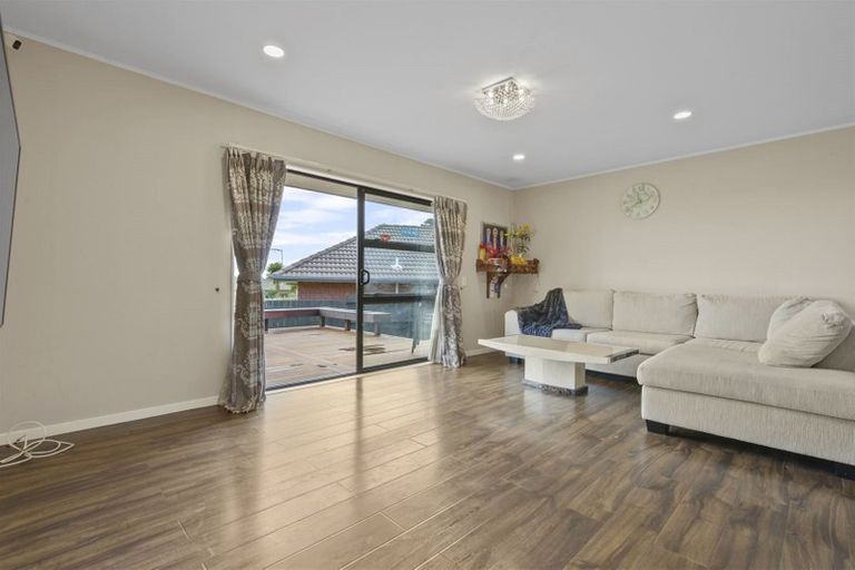 Photo of property in 1/6 Libnai Avenue, Clover Park, Auckland, 2019