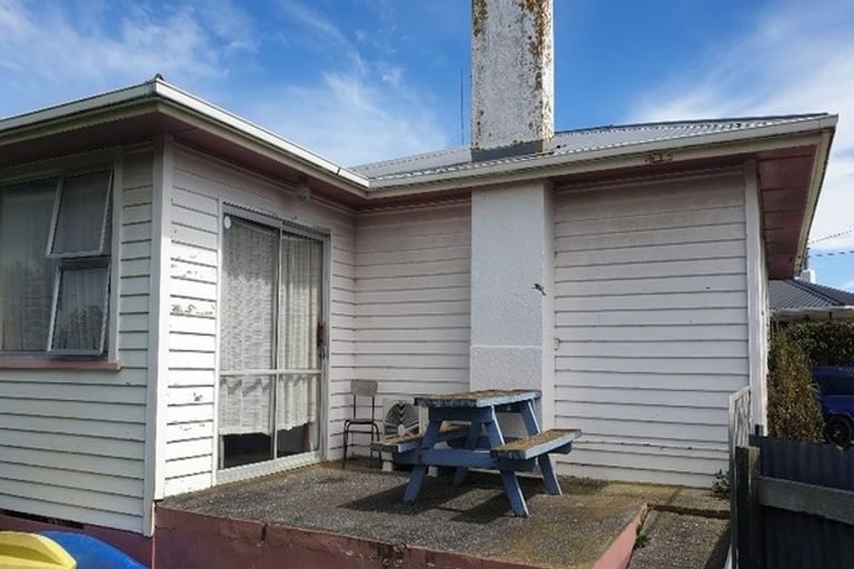 Photo of property in 2 Elizabeth Street, Patea, 4520
