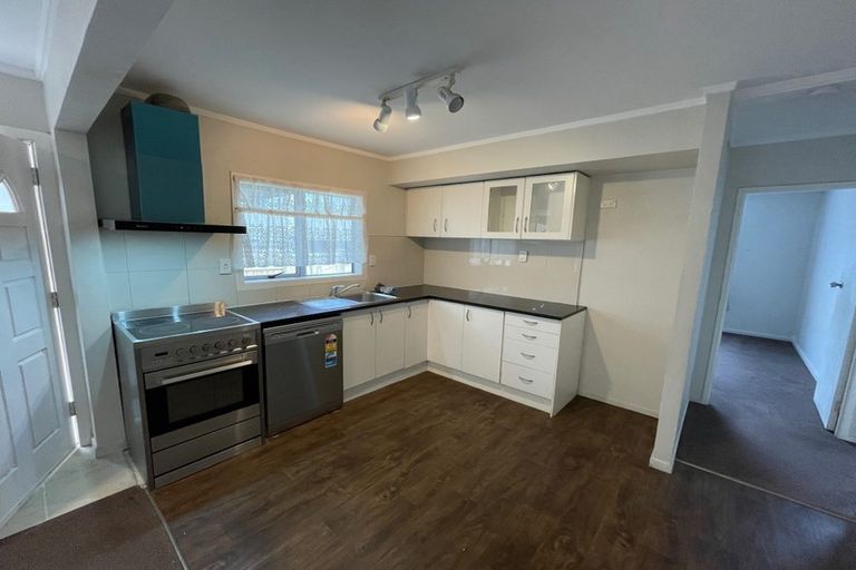 Photo of property in 35 Wairau Road, Forrest Hill, Auckland, 0627