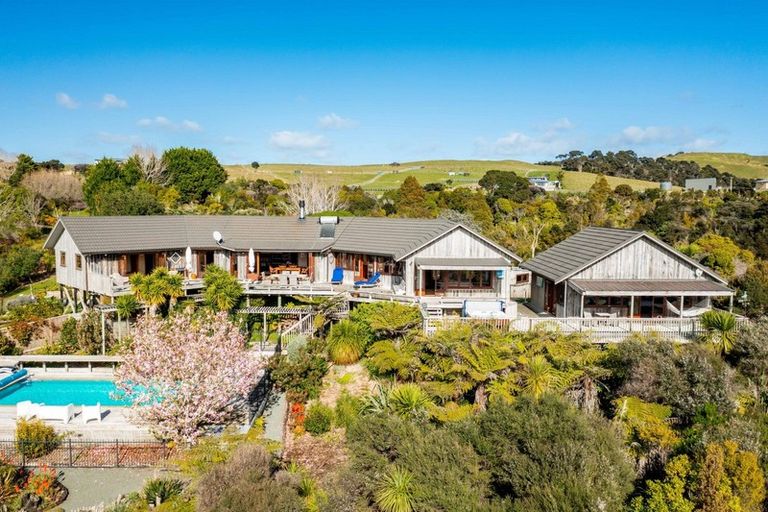 Photo of property in 158 Rangiora Road, Kaiwaka, 0573