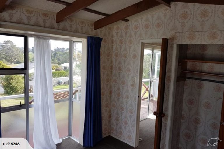 Photo of property in 18 Shakespear Road, Army Bay, Whangaparaoa, 0930