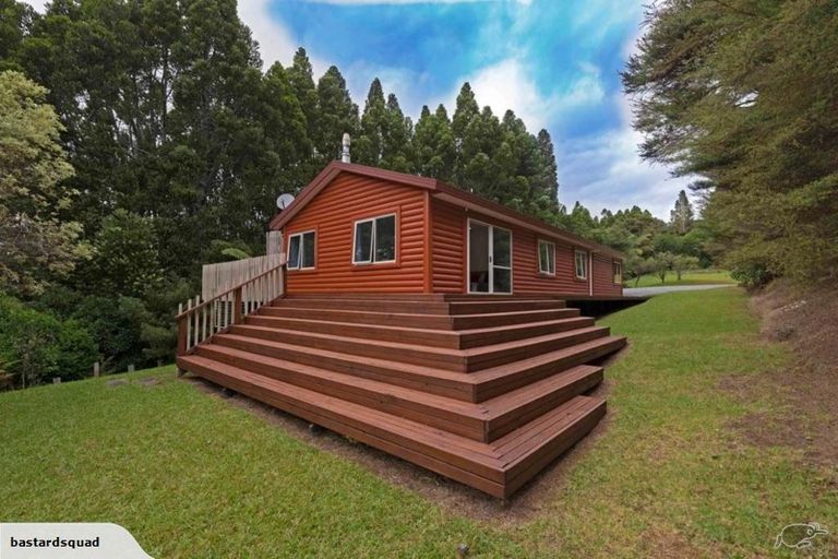 Photo of property in 329 Taiapa Road, Muriwai, Waimauku, 0881