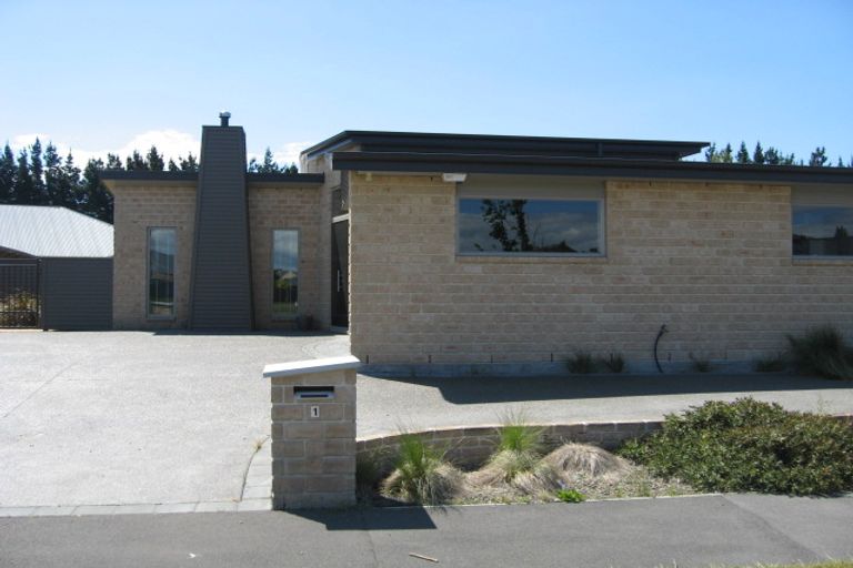 Photo of property in 1 Falconridge Place, Shirley, Christchurch, 8061