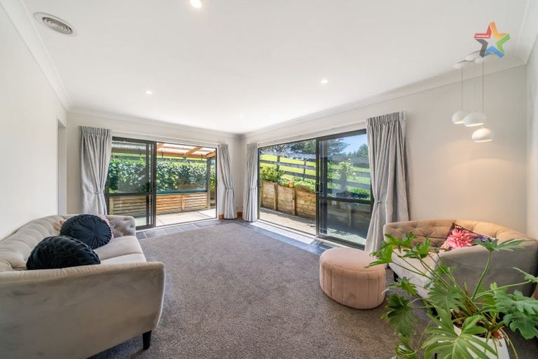 Photo of property in 60 Kakariki Way, Whitemans Valley, Upper Hutt, 5371