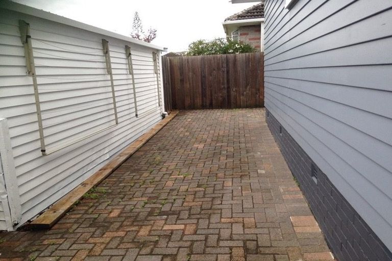 Photo of property in 323 Pakuranga Road, Pakuranga Heights, Auckland, 2010