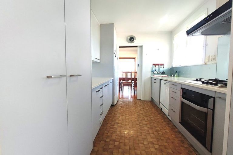 Photo of property in 113 Forrest Hill Road, Forrest Hill, Auckland, 0620