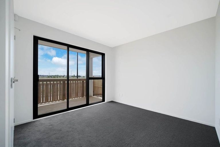 Photo of property in 14 Auranga Drive, Karaka, Papakura, 2113