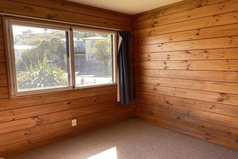 Photo of property in 20 Ladbrooke Drive, Newlands, Wellington, 6037