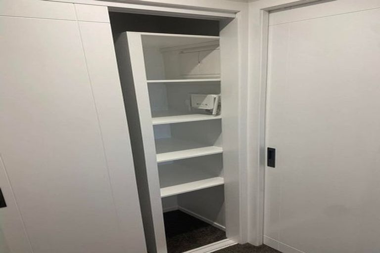 Photo of property in 10 Pari Tai Way, Houghton Bay, Wellington, 6023