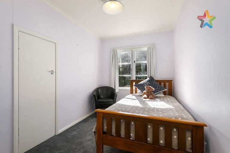 Photo of property in 1 Kopara Grove, Stokes Valley, Lower Hutt, 5019