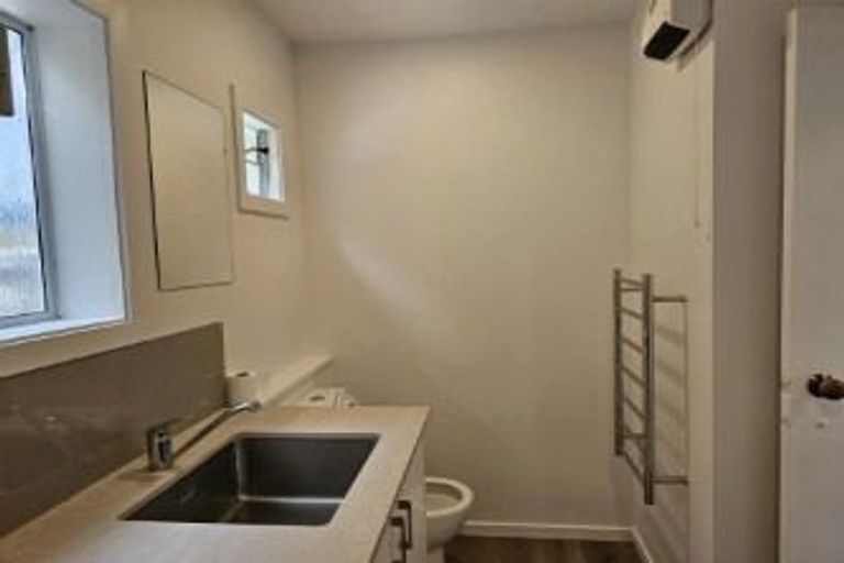 Photo of property in 54 Mana View Road, Paremata, Porirua, 5026