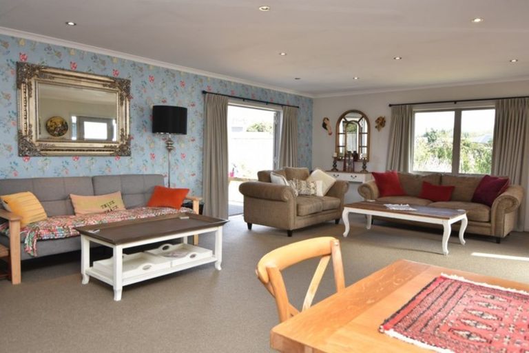 Photo of property in 7 Tararua Crescent, Carterton, 5713