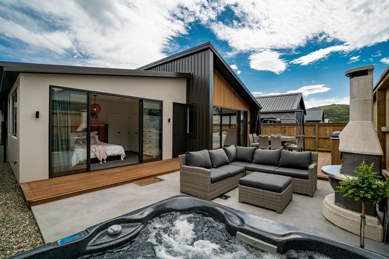 Photo of property in 62 Muster Road, Jacks Point, 9371