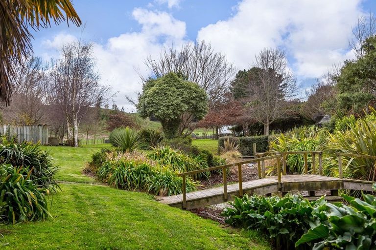Photo of property in 841 Cowper Road, Dannevirke, 4976