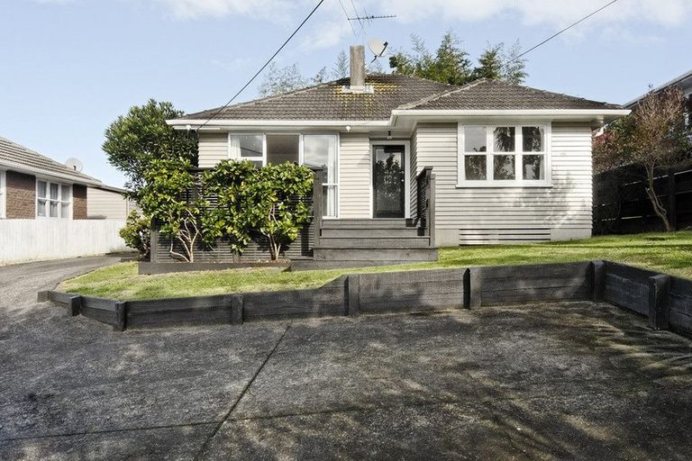 Photo of property in 17 Sheridan Drive, New Lynn, Auckland, 0600