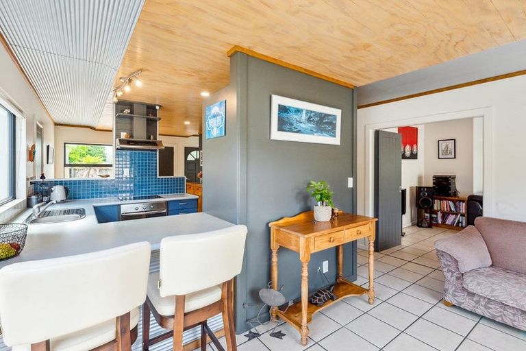 Photo of property in 13 Marram Way, Peka Peka, Waikanae, 5391