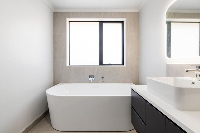 Photo of property in 7b Willow Lake Road, Huntly, 3700