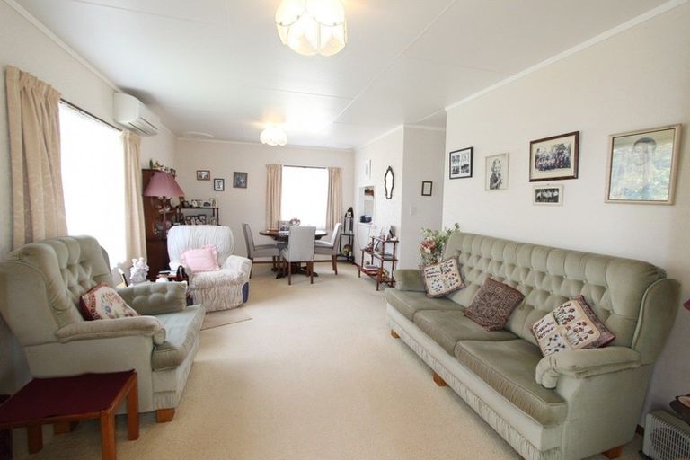 Photo of property in 77 Ormond Street, Woodville, 4920