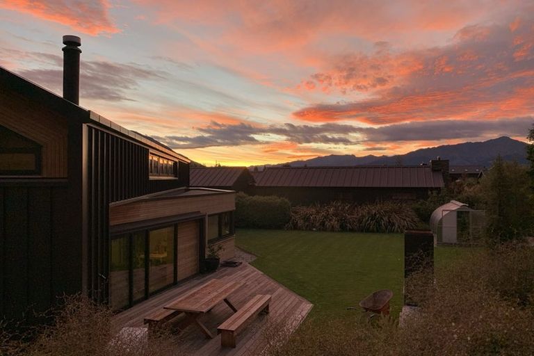 Photo of property in 4 Pendeen Crescent, Jacks Point, Queenstown, 9371