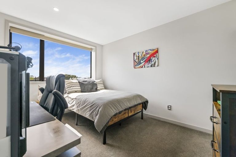 Photo of property in 16a Links Drive, Waiwhakaiho, New Plymouth, 4312