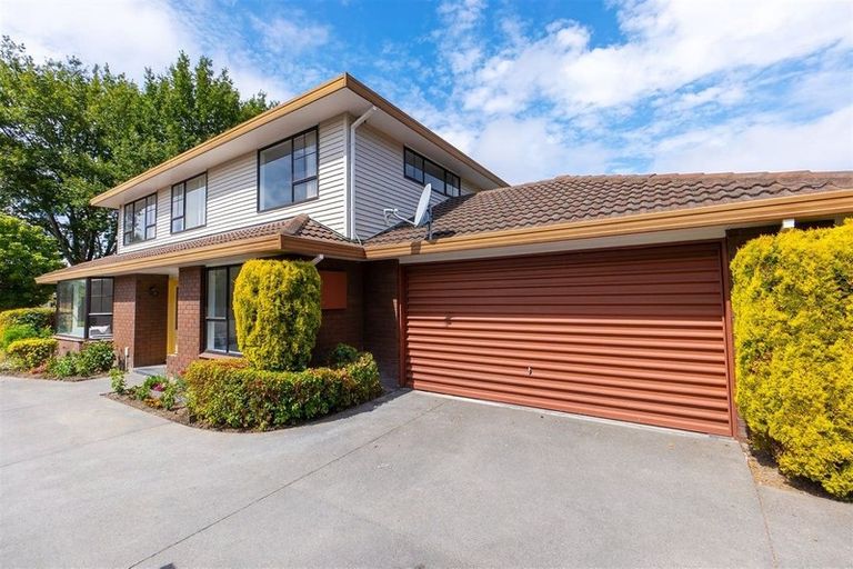 Photo of property in 14 Pasadena Place, Harewood, Christchurch, 8051
