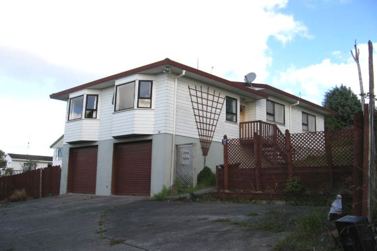 Photo of property in 32 Barbados Drive, Unsworth Heights, Auckland, 0632