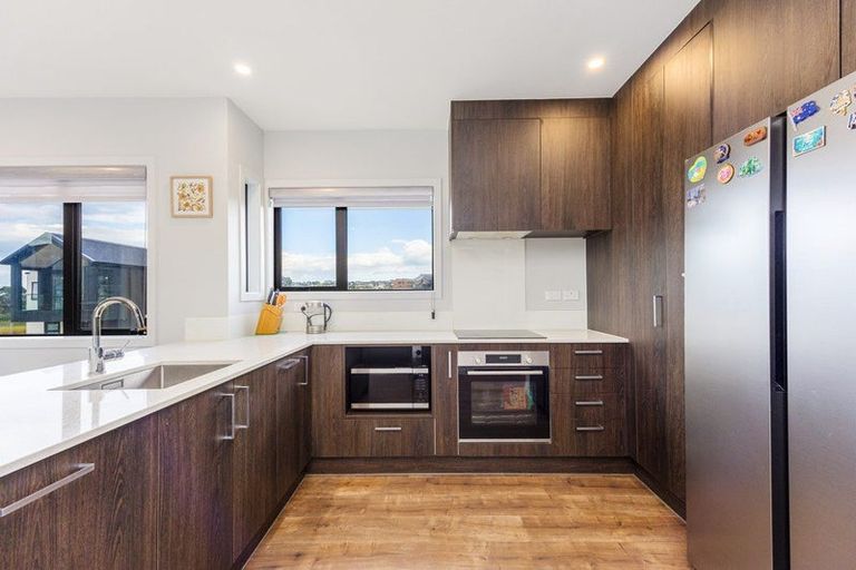 Photo of property in 12a Tikati Rise, Long Bay, Auckland, 0630