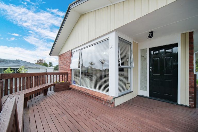 Photo of property in 1/28 Fairdale Place, Birkdale, Auckland, 0626