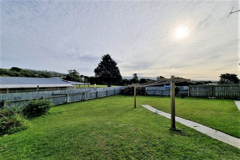 Photo of property in 16 Driver Crescent, Cannons Creek, Porirua, 5024