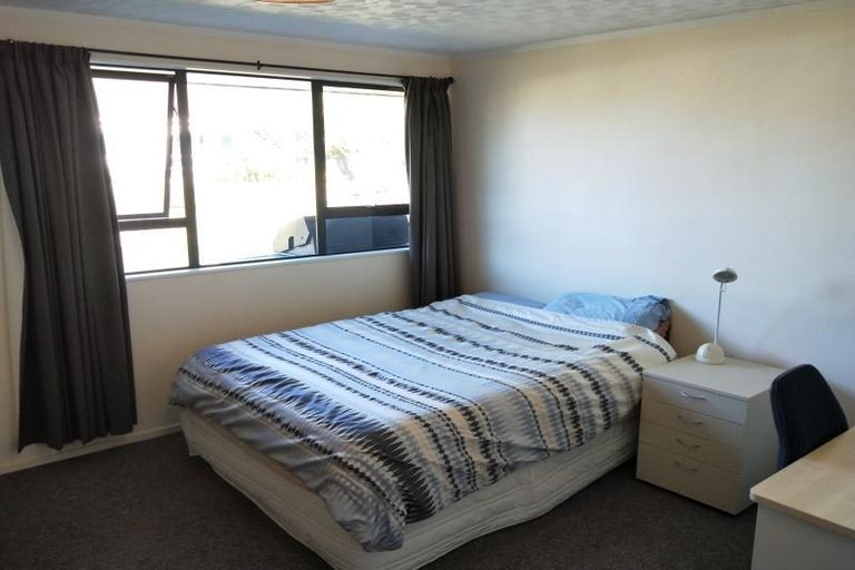 Photo of property in 96 Hillcrest Drive, Kelvin Grove, Palmerston North, 4414