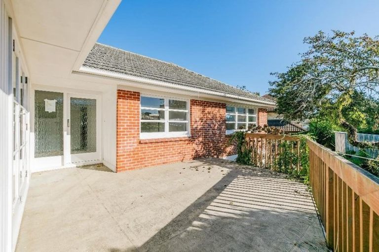Photo of property in 1/510 East Coast Road, Windsor Park, Auckland, 0630