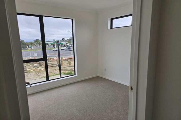 Photo of property in 4 Waipuhinui Way, Wiri, Auckland, 2104
