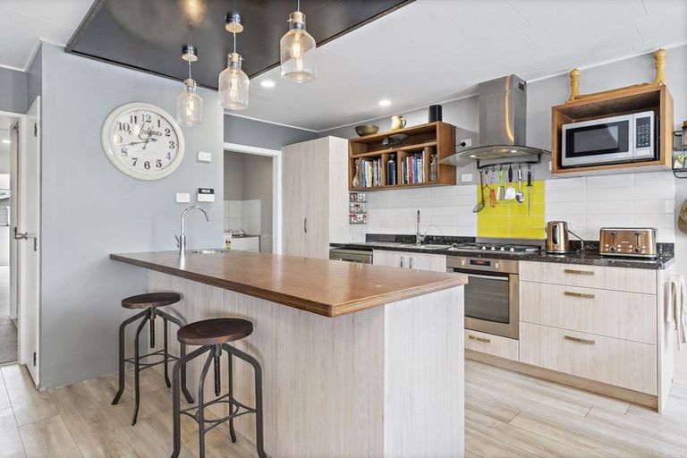 Photo of property in 51 Cologne Street, Martinborough, 5711